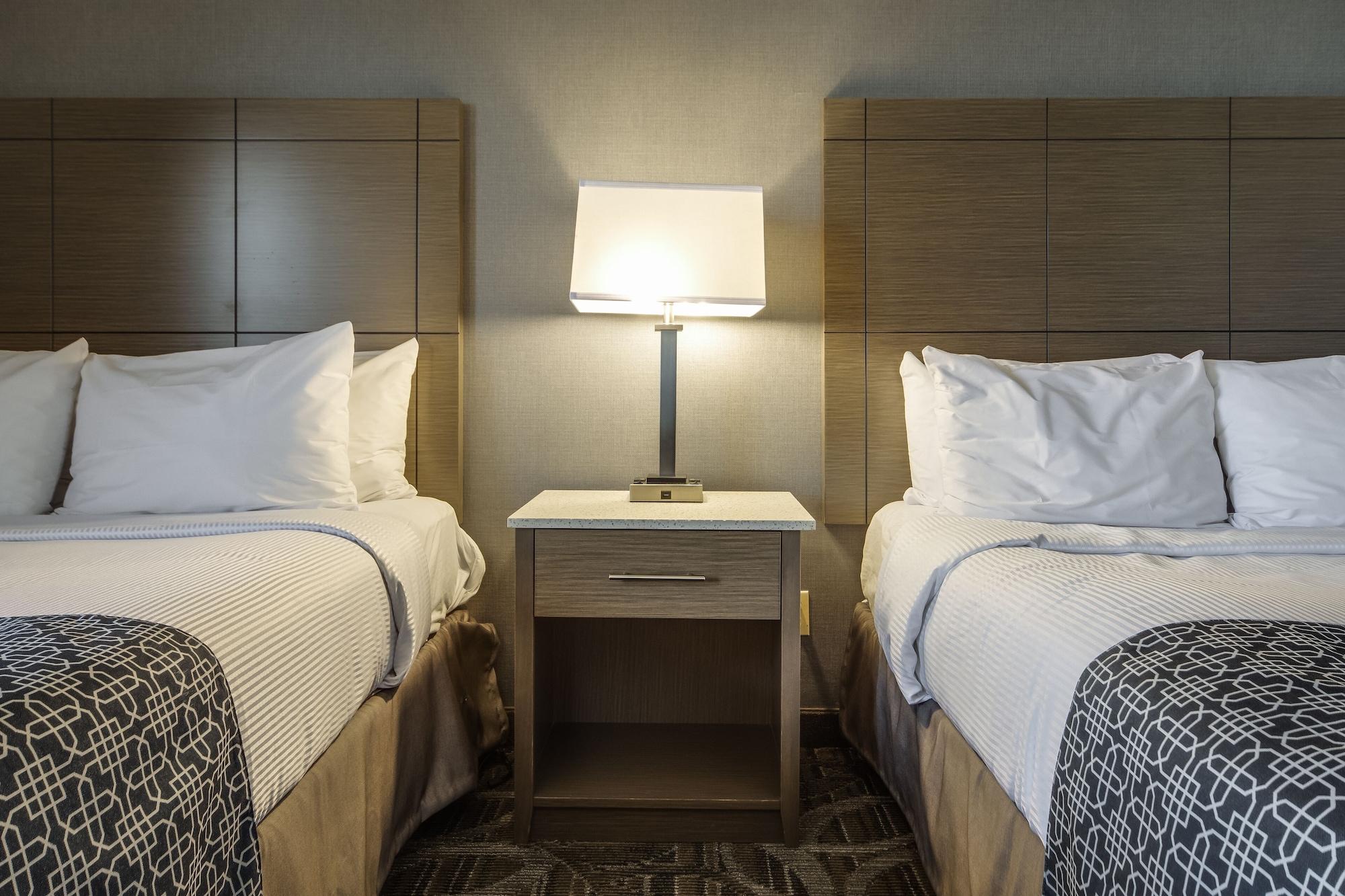 Monte Carlo Inn Airport Suites Мисисага Екстериор снимка