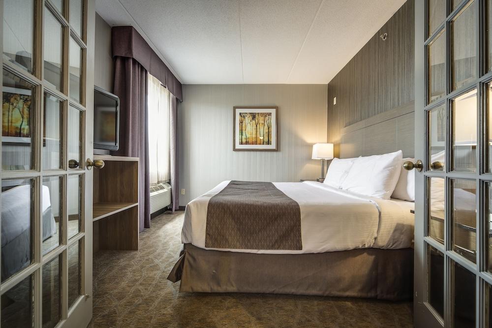 Monte Carlo Inn Airport Suites Мисисага Екстериор снимка