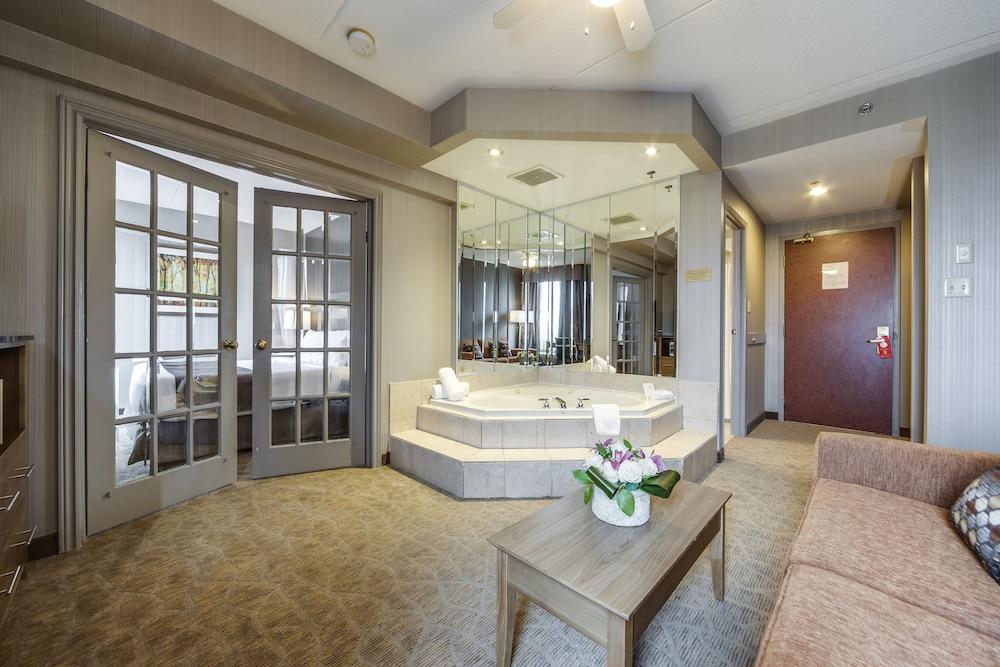 Monte Carlo Inn Airport Suites Мисисага Екстериор снимка