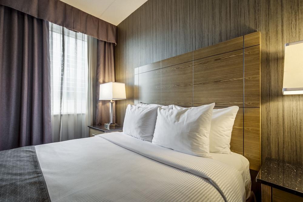 Monte Carlo Inn Airport Suites Мисисага Екстериор снимка