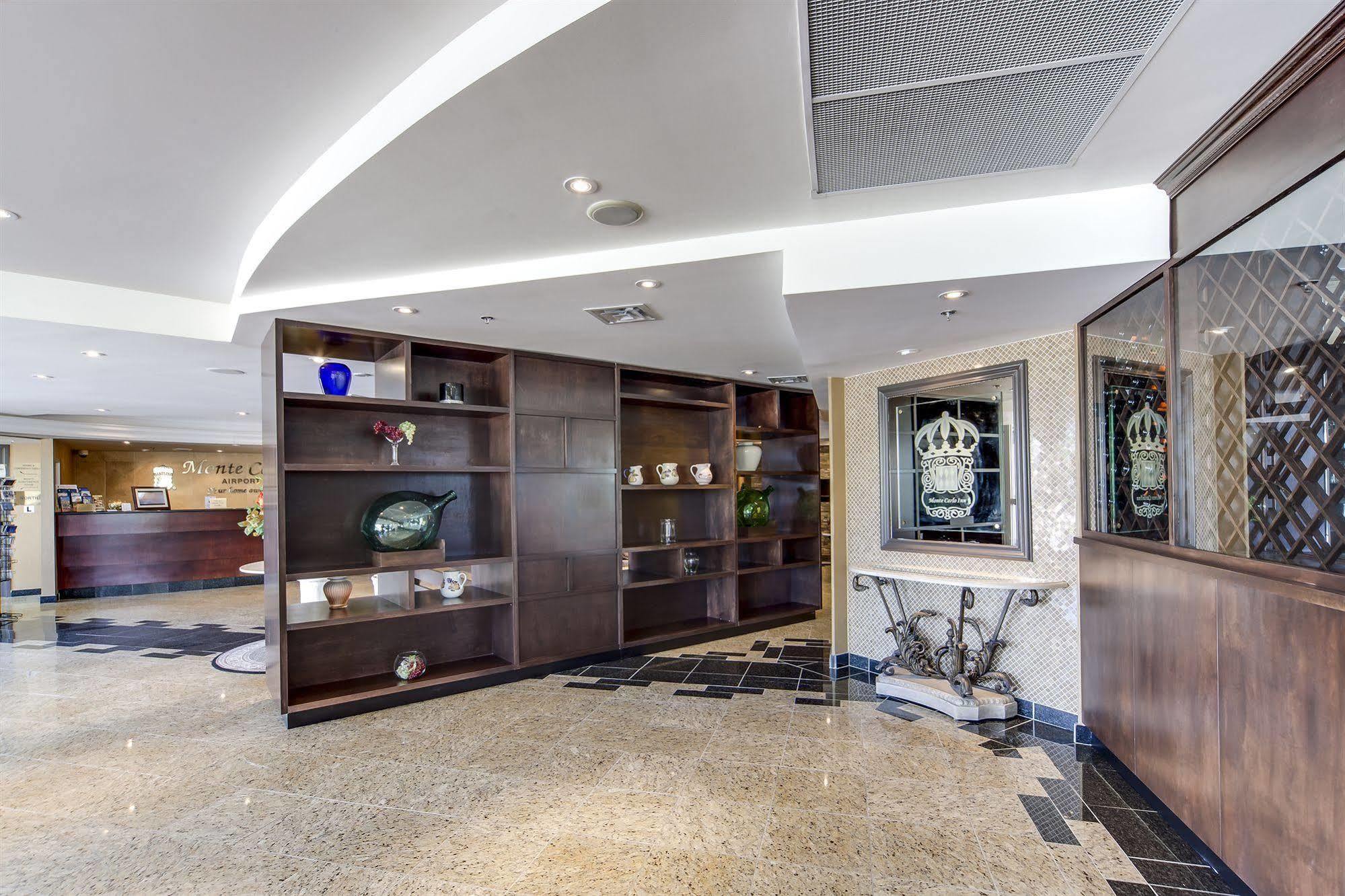 Monte Carlo Inn Airport Suites Мисисага Екстериор снимка