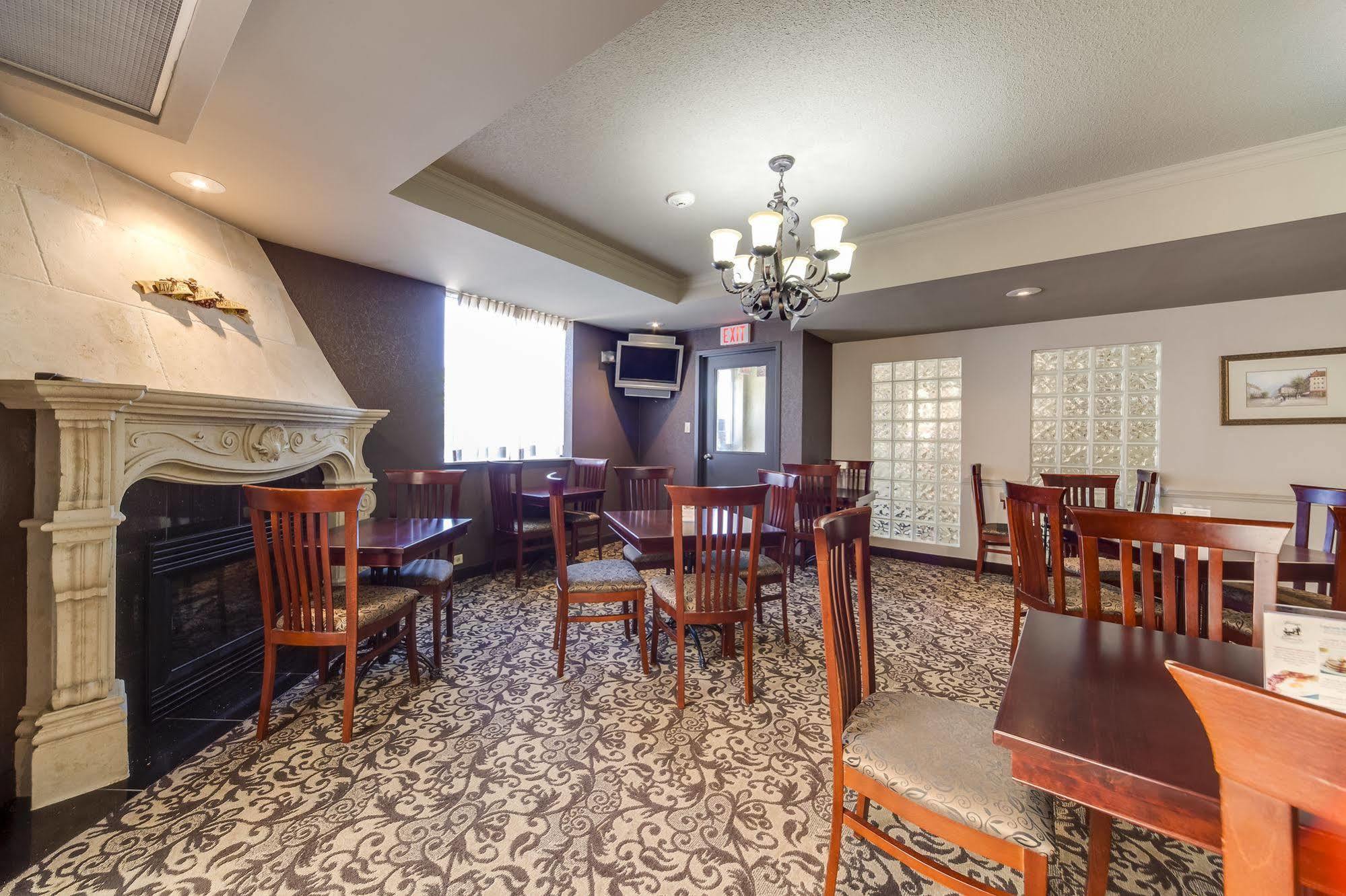 Monte Carlo Inn Airport Suites Мисисага Екстериор снимка