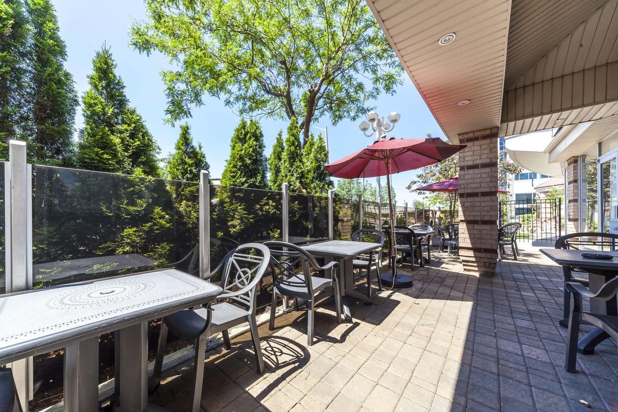 Monte Carlo Inn Airport Suites Мисисага Екстериор снимка