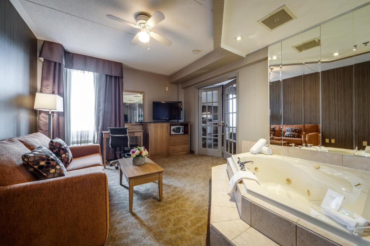 Monte Carlo Inn Airport Suites Мисисага Екстериор снимка