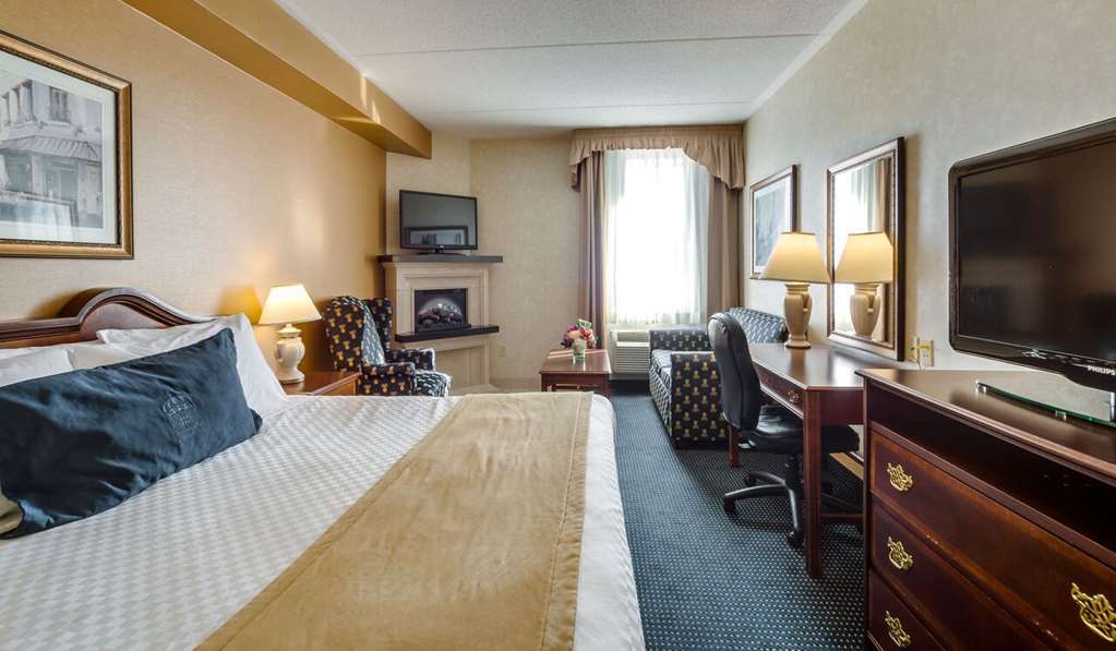 Monte Carlo Inn Airport Suites Мисисага Стая снимка