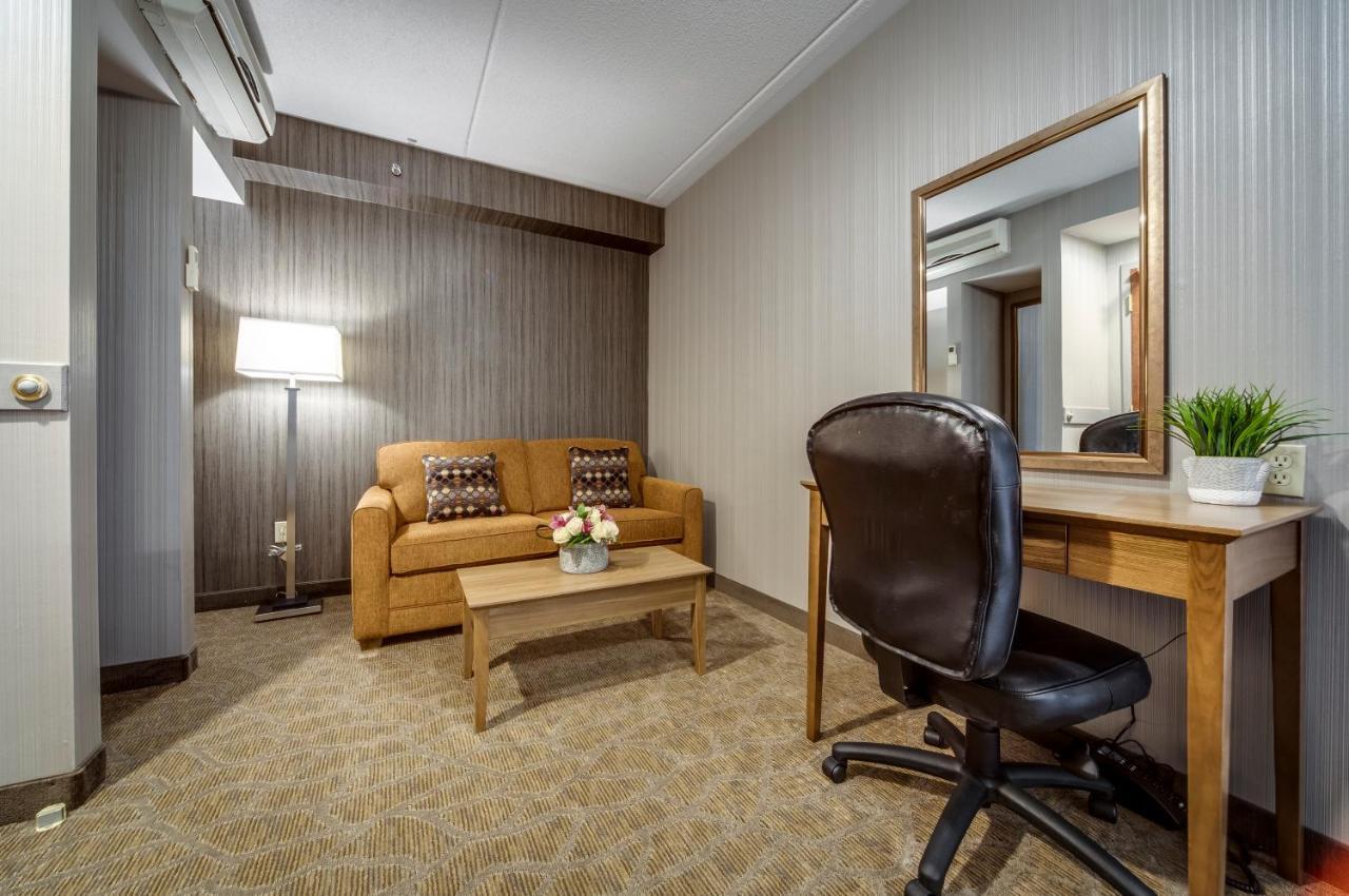 Monte Carlo Inn Airport Suites Мисисага Екстериор снимка