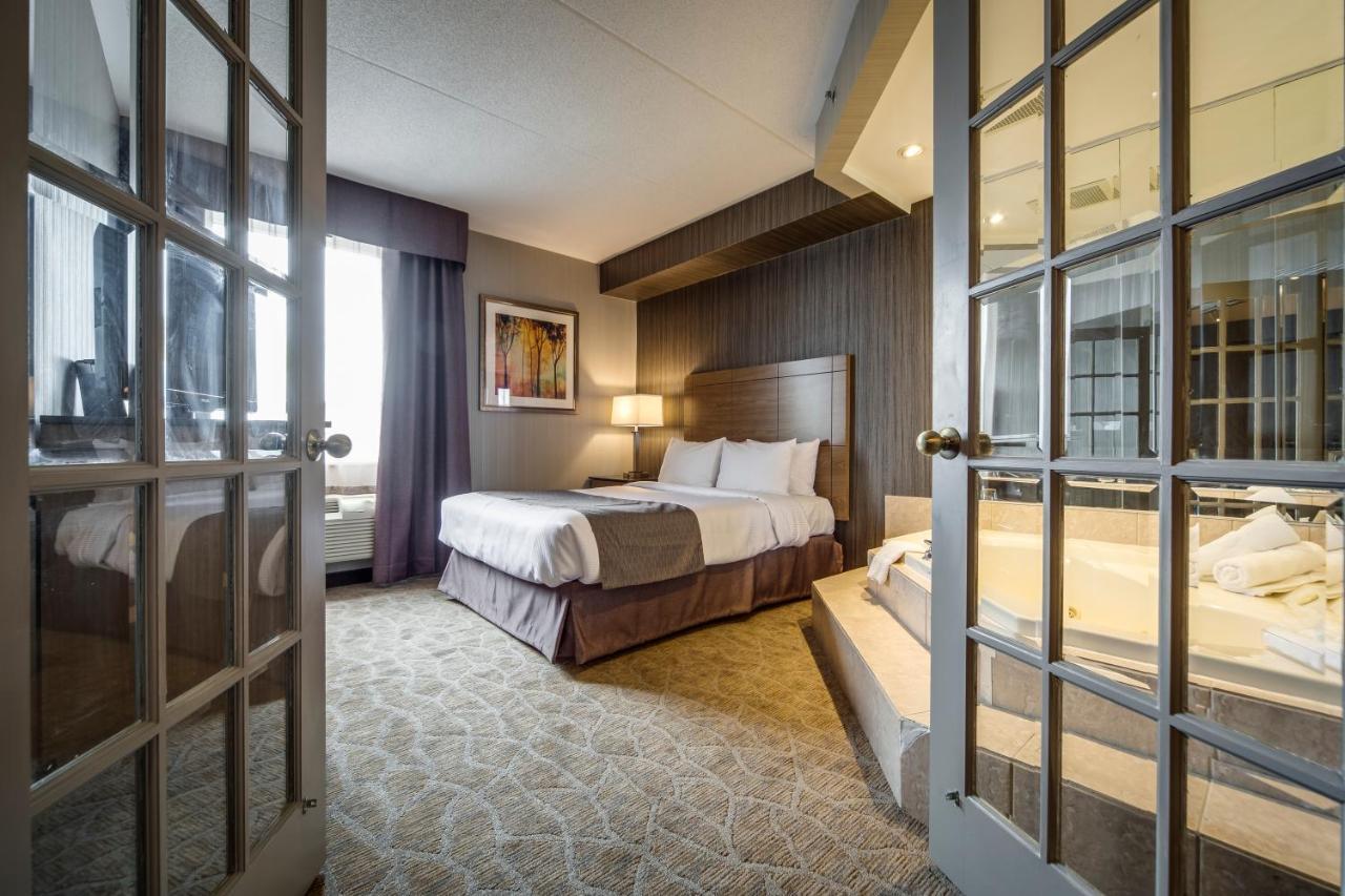 Monte Carlo Inn Airport Suites Мисисага Екстериор снимка