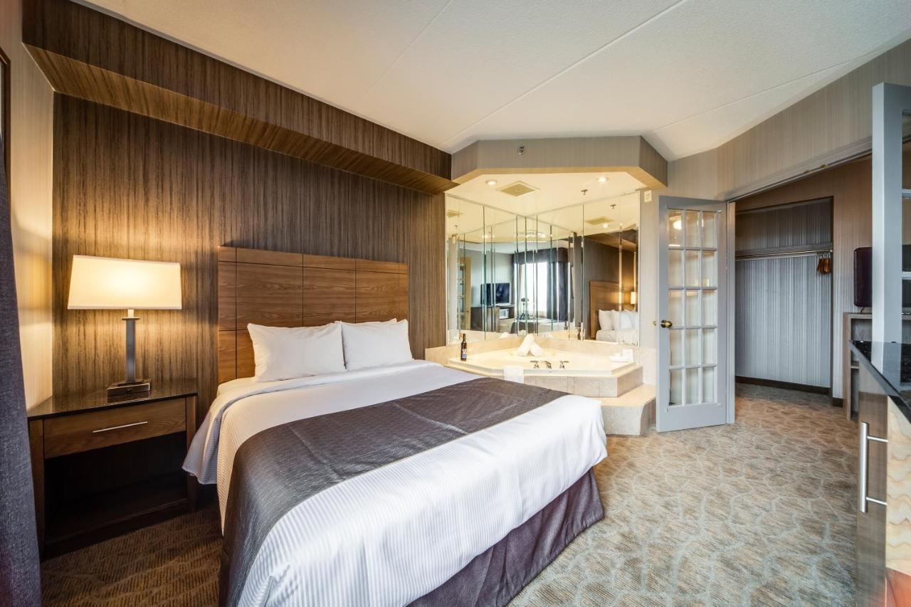 Monte Carlo Inn Airport Suites Мисисага Екстериор снимка